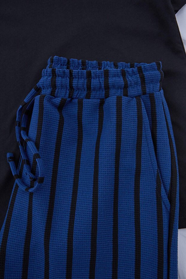 Lacivert Regular Fit Çizgili Örme Şortlu Pijama Takımı TMNSS25PT00029 - 4