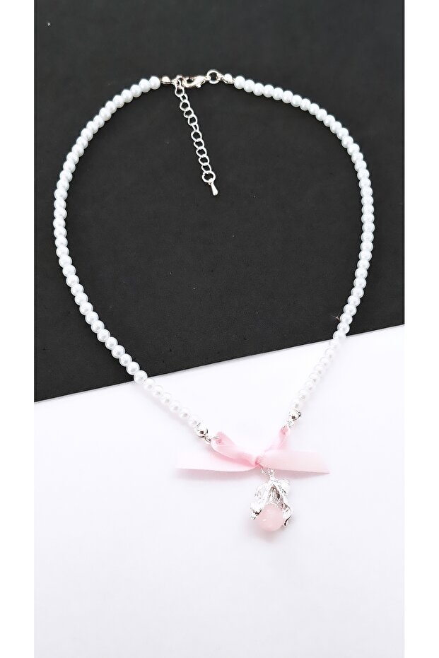 Steel Chain Y2K Necklace with Pearls in Pink Opal