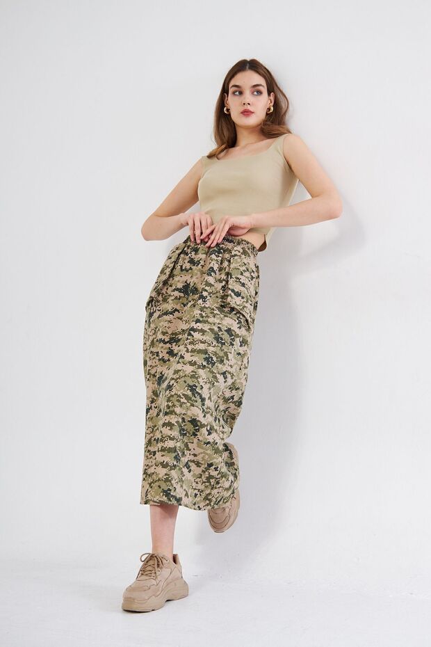 Women's Camouflage Pattern Gabardine Fabric Skirt Elastic Waist Pocket Detail Long Sports Skirt Khaki 700-3553220