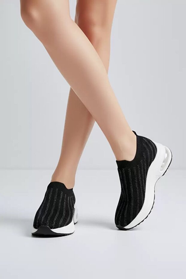 Stylish Women's Sneakers with Hidden Padding and No Laces
