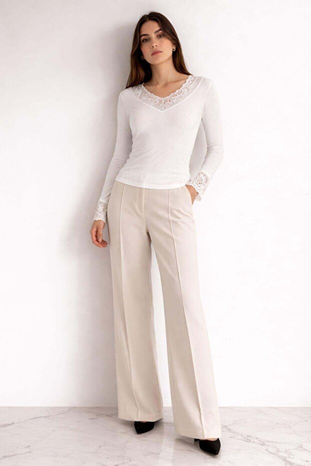 V neck Lace piece body ecru