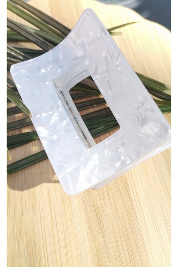 Luxurious Figured Pinch Buckle