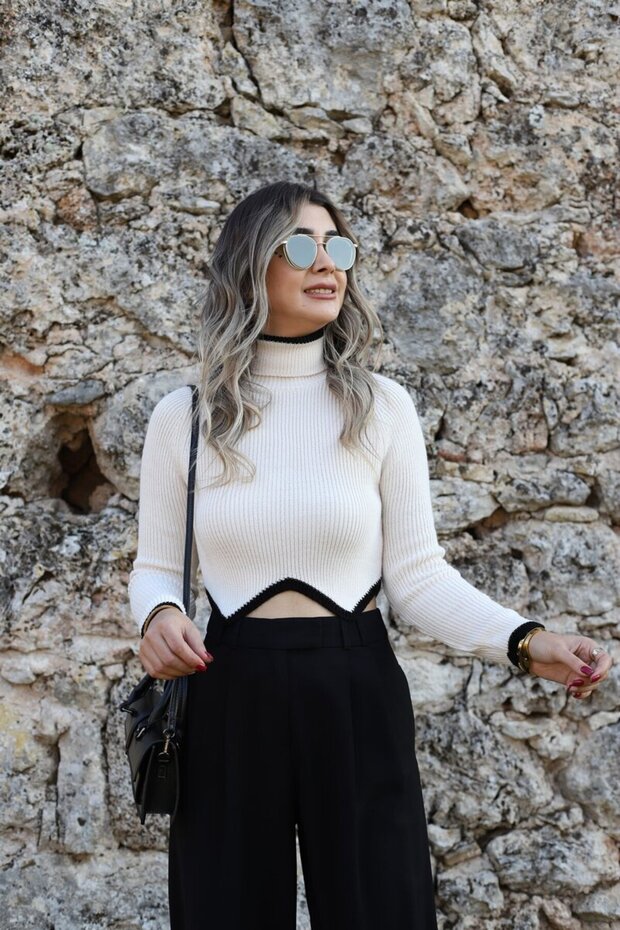 Cream Black Detailed Turtleneck Sweater