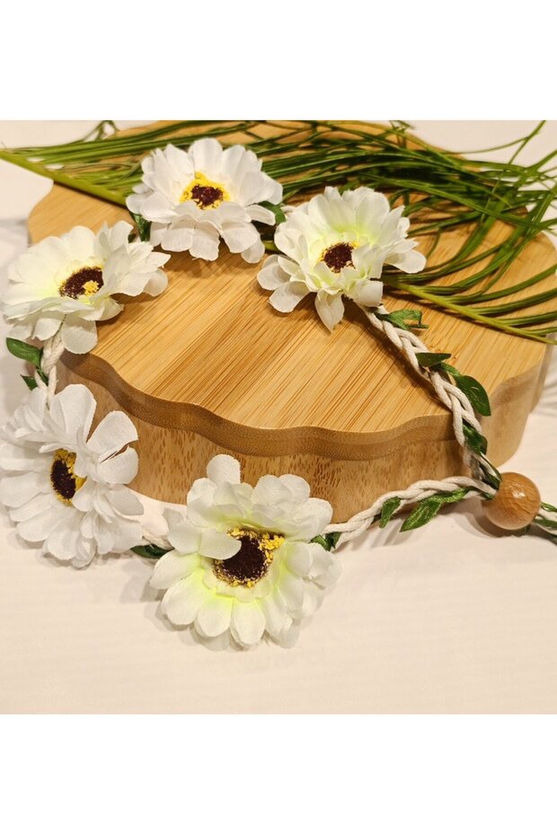 Floral Figured Knitted Crown