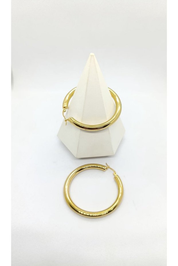 Bold Aura – the Power of Radiance Earrings