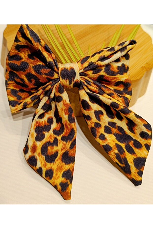 Luxurious Flashy Leopard Figured Bow Clip Buckle