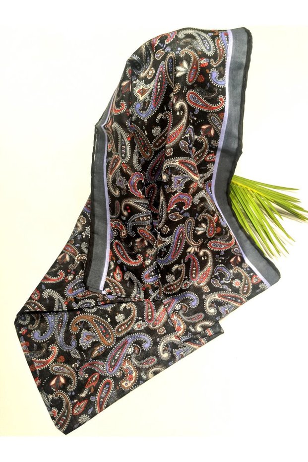 Luxurious Figured Ornate Scarf