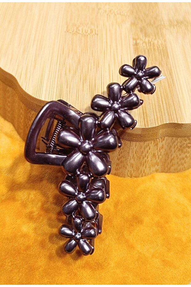 Luxurious Figured Pinch Buckle