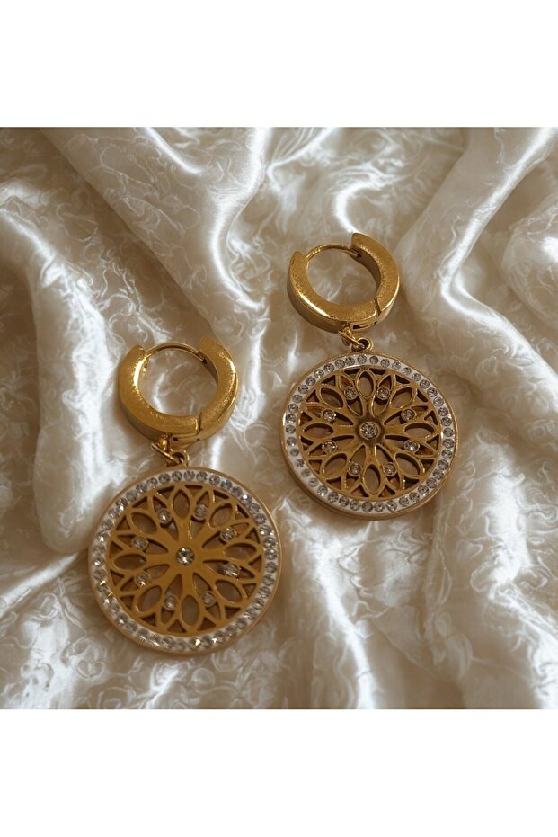 Luxurious Figured Flashy Earrings with Gold Dangle