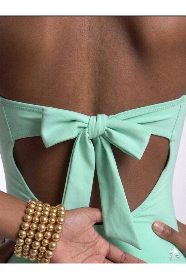 Halter-Neck Swimsuit with Underwire - 4