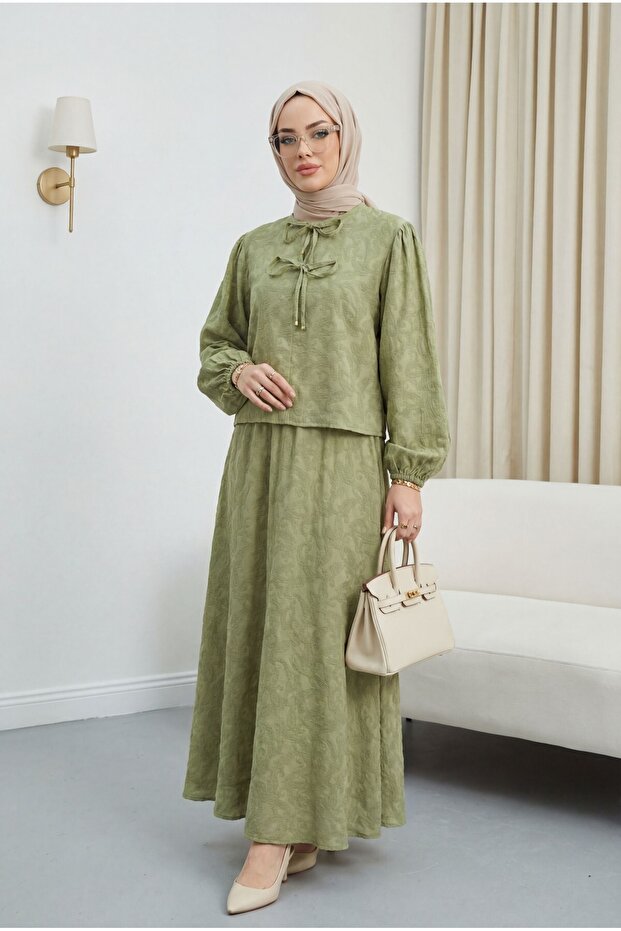 Jacquard set with elasticated sleeves, tie collar and skirt - çağla y.