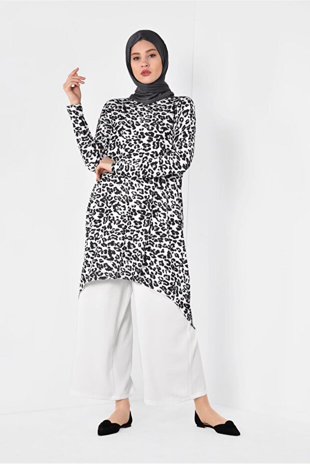 4918 Model Leopard Patterned Tunic - 1