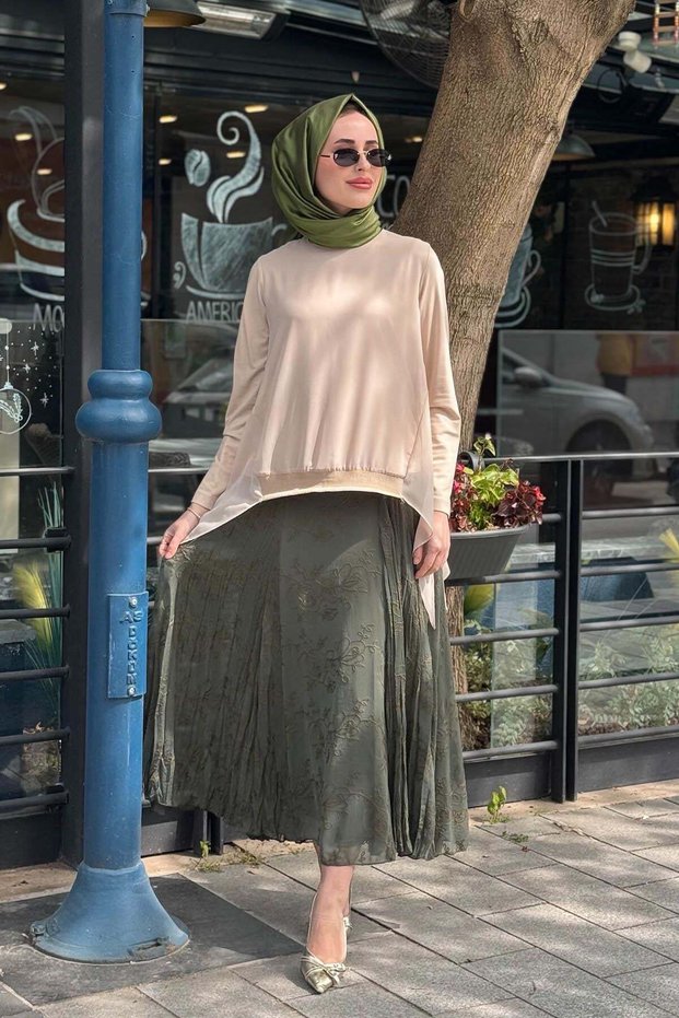 Necklace Detailed Short Blouse