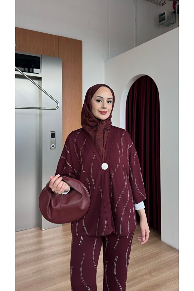 مجموعة كيمونو مرصعة بالأحجار