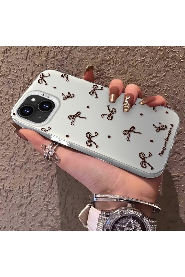 حافظة متوافقة مع iPhone 15 Plus/14 Plus ذات جودة عالية وطباعة فيونكة بنية اللون ونقاط.