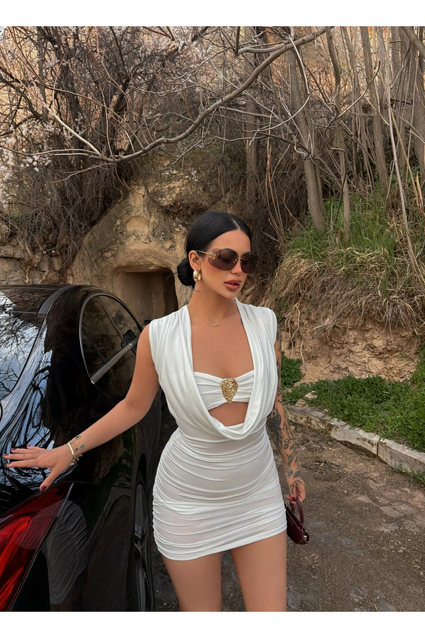 White Degaje Dress with Breast Accessories
