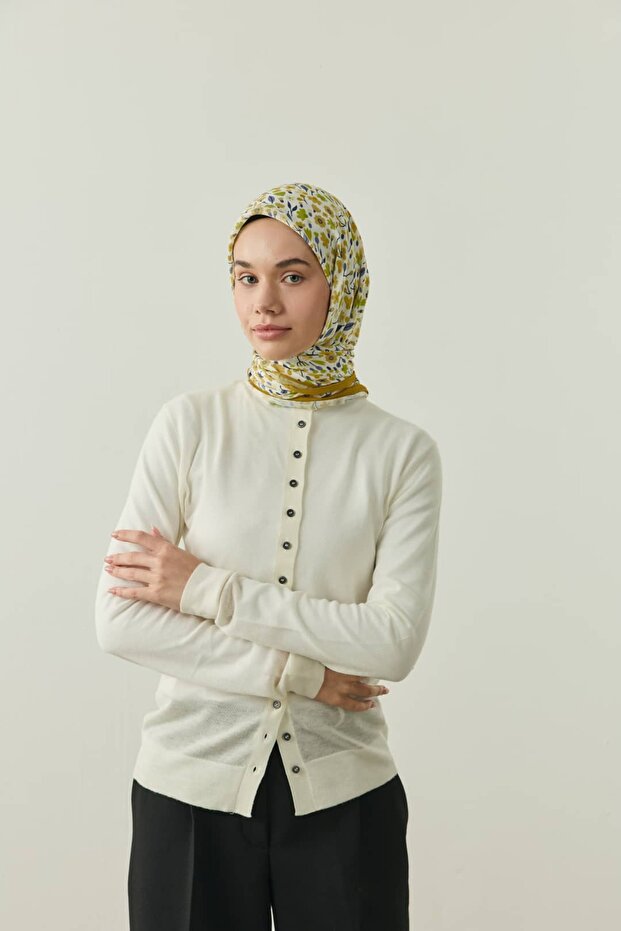 وشاح قطني من لوميا