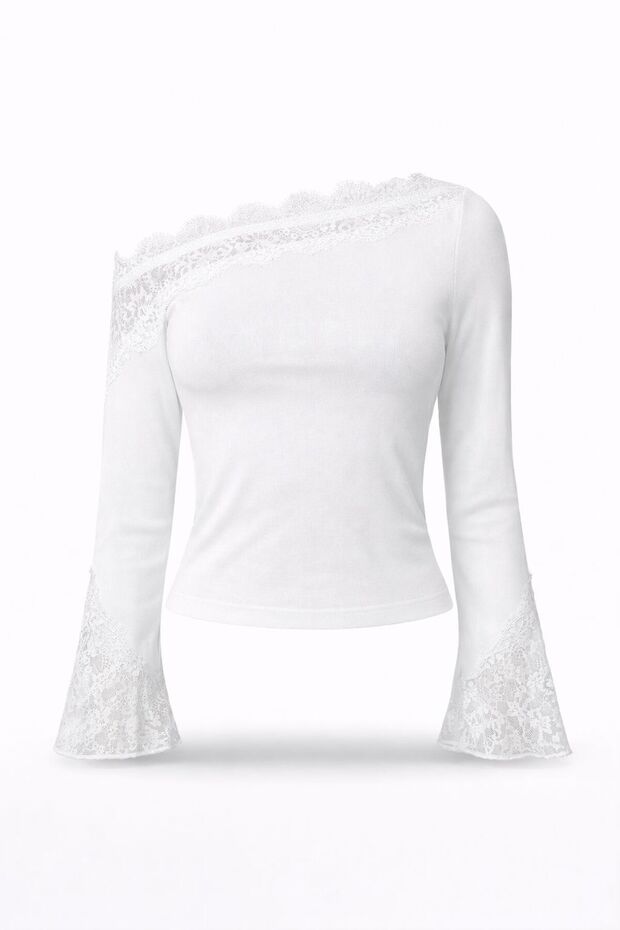 Women's Boat Neck Spanish Sleeve Lace Detailed Blouse