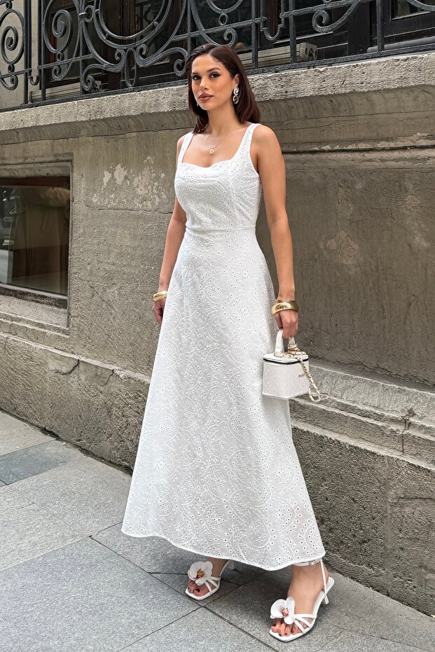 Women's White Square Collar Lined Brode Woven Dress