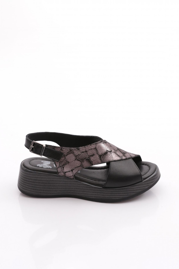 2409933Y Women's Leather Sandals