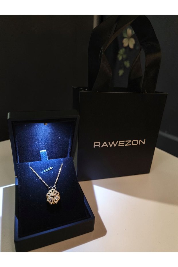 Lighted Box Set - Steel Magnet Openable Gold Clover Necklace - Gift for Lover, Friend, Woman, Birthday