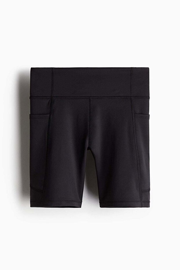 Sports cycling shorts with DryMove™