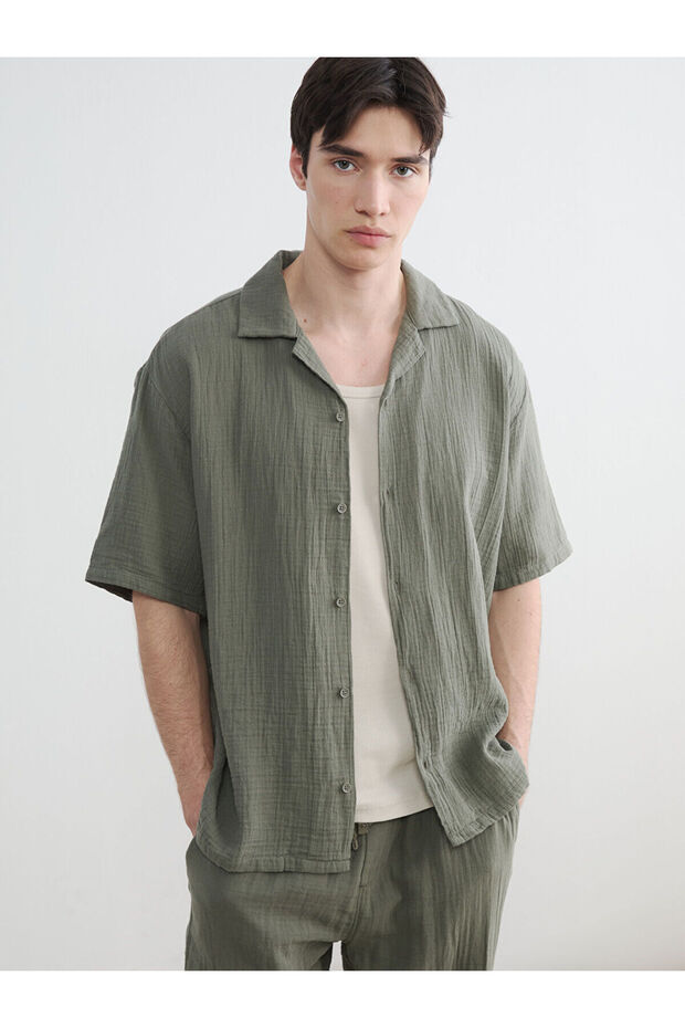 Trendlucky Loose Fit Resort Collar Muslin Men's Shirt with a Difference
