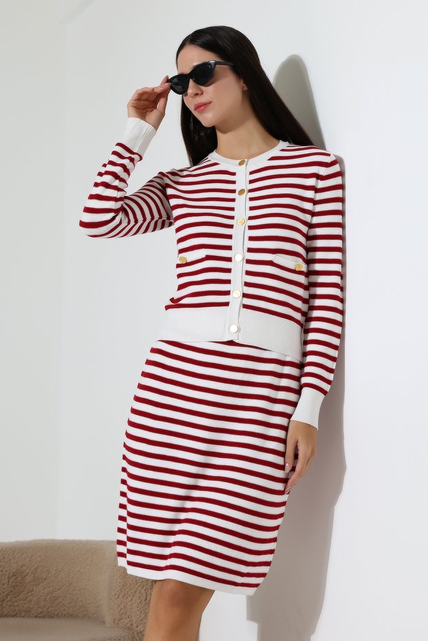 Striped Knitwear Women's Cardigan – Soft Textured, Buttoned, Comfortable Fit, Casual Stylish Cardigan