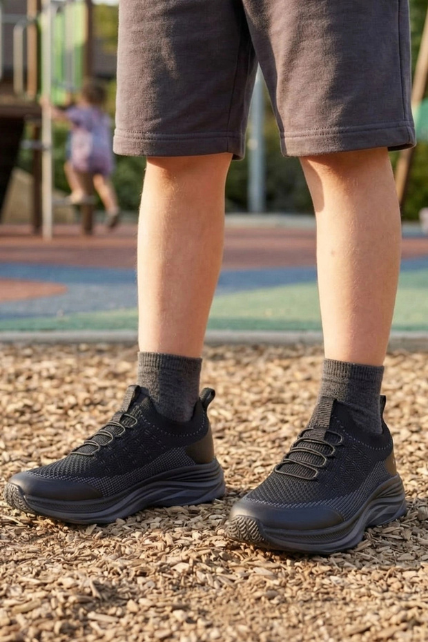 Aeroknit Pro Ultra Light Laceless Sneakers for Boys/Girls - Black