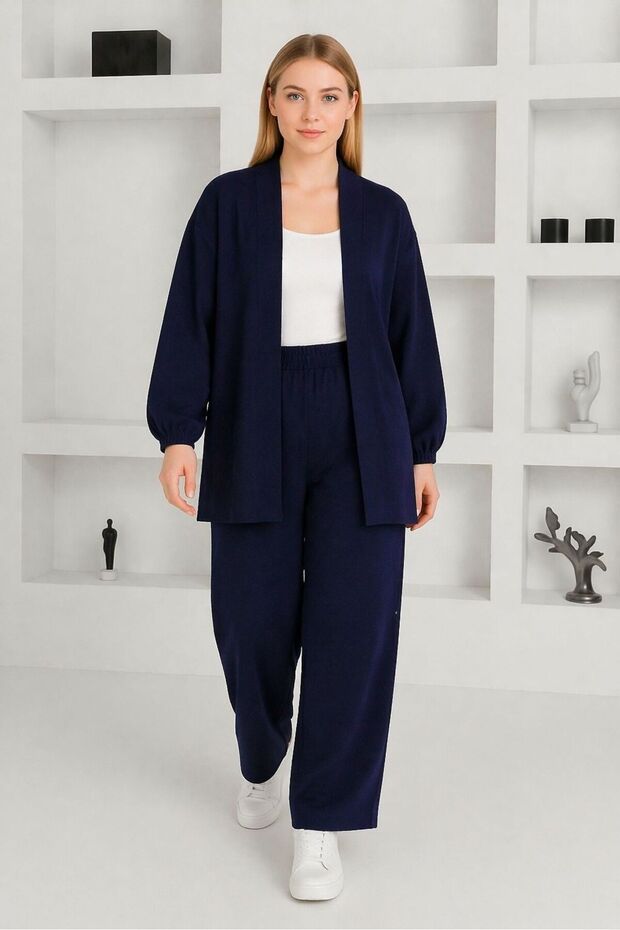 PLUS SIZE CREPE SUIT WITH JACKET AND TROUSERS