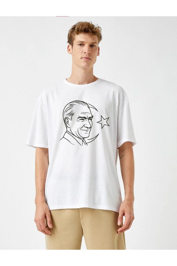 Unisex T-Shirt with Atatürk and Turkish Flag Silhouette Design, Short Sleeve Oversize T-Shirt