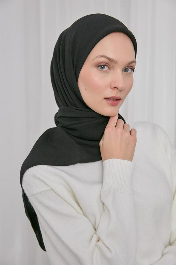 وشاح جاز مريح أسود اللون 90*90