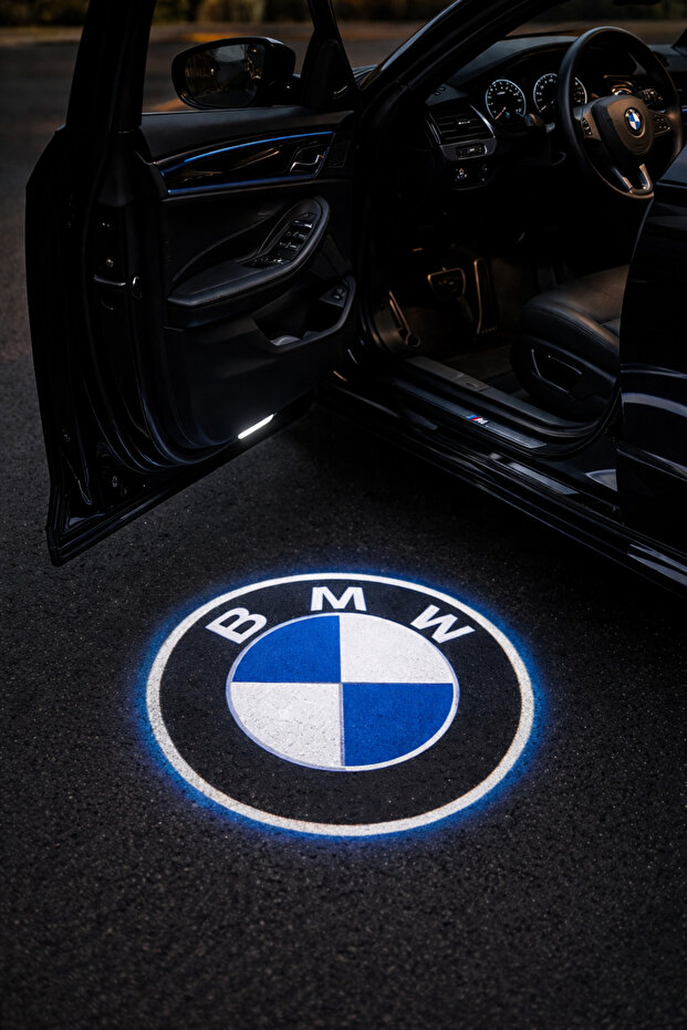 BMW kapı altı logo aydınlatma