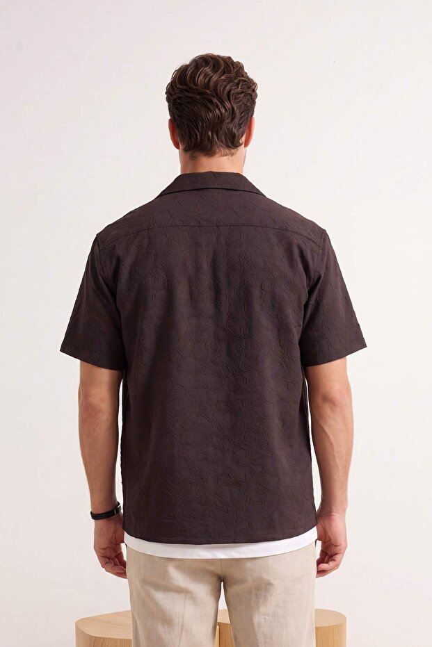 Kahverengi Regular Fit İşlemeli Nakışlı Yazlık Erkek Gömlek TMNSS25GO00081 - 3