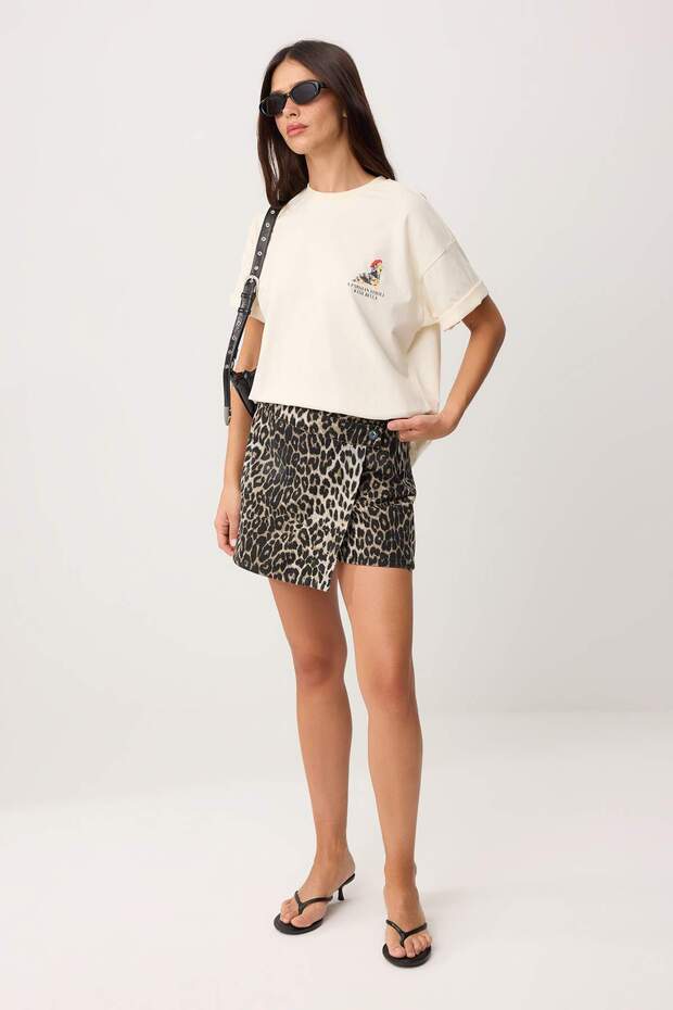 Trendyolmilla  Ekru Baskılı Oversize/Geniş Kalıp Kısa Kollu Örme T-Shirt TWOSS26TS00292 - Görsel 3