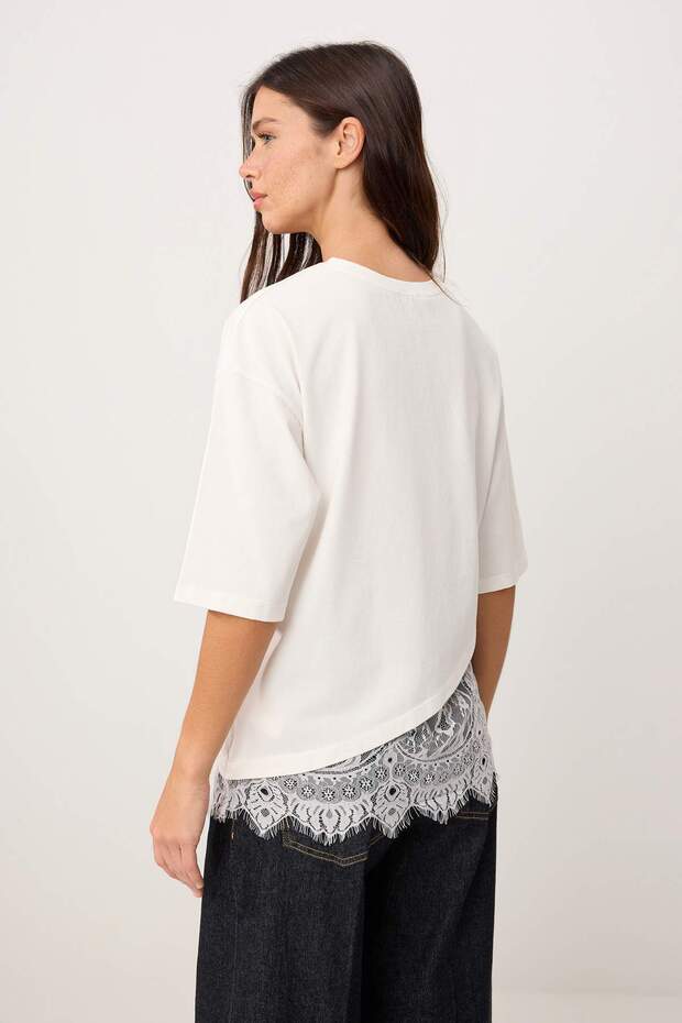 Ekru Regular/Normal Kalıp Dantel Detaylı Kısa Kollu Örme T-Shirt TWOSS26TS00303 - 4