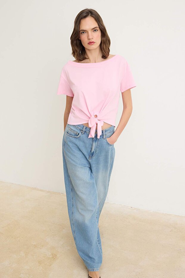 Açık Pembe Düz Relaxed Asimetrik Yaka Düşük Kol Kısa %100 Pamuk Örme T-Shirt TWOSS26TS00248 - 2