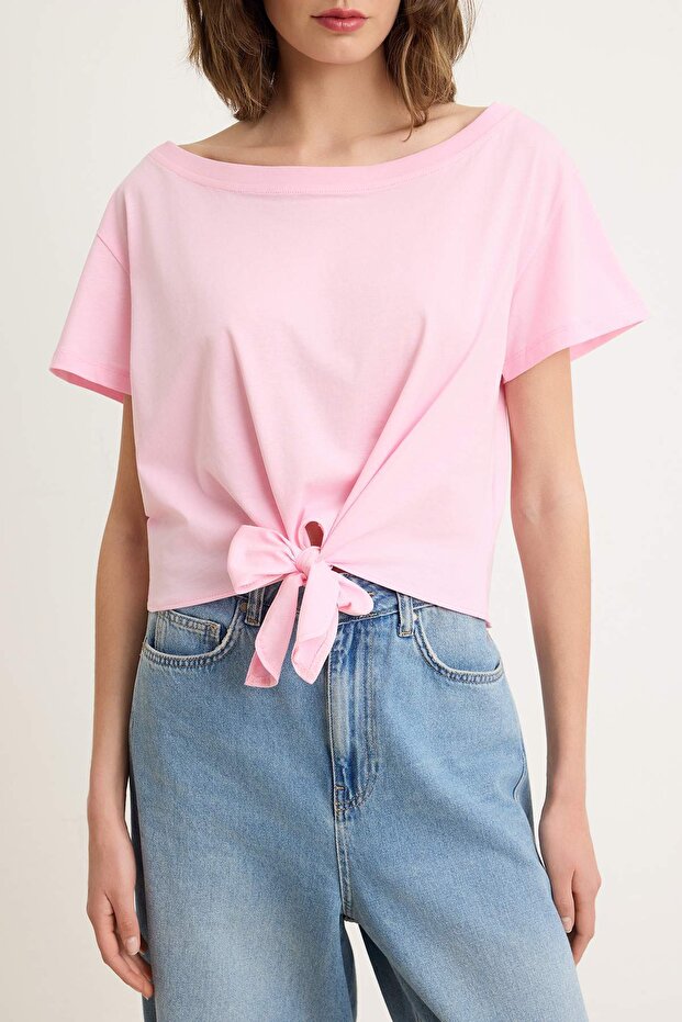 Açık Pembe Düz Relaxed Asimetrik Yaka Düşük Kol Kısa %100 Pamuk Örme T-Shirt TWOSS26TS00248 - 3
