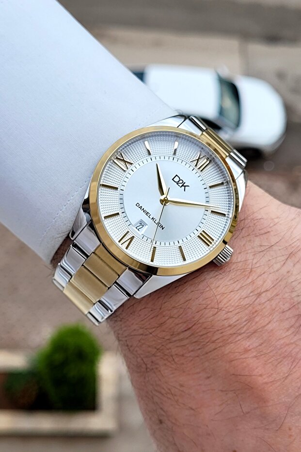 Yellow Silver Color Men's Calendar Wristwatch