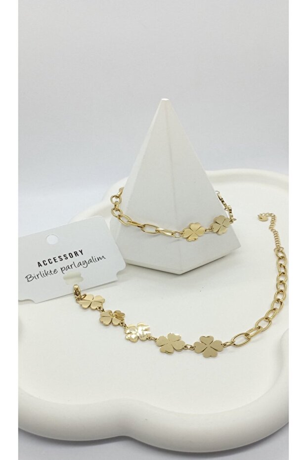 Gold Color Clover-Paperclip Bracelet