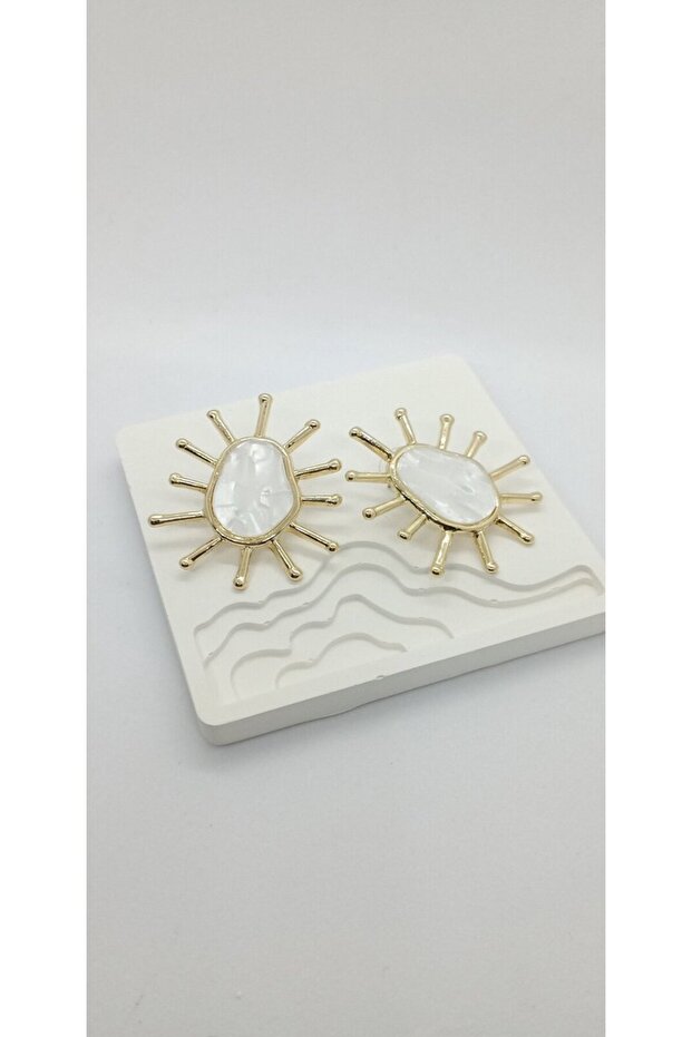 White mother of pearl sun earrings