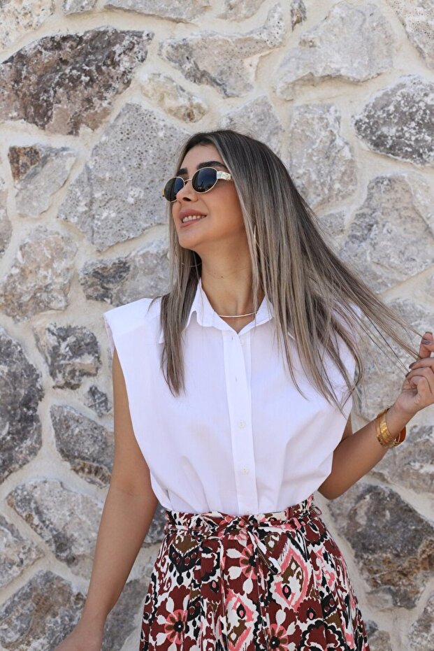 White Zero-Sleeve Padded Casual Shirt