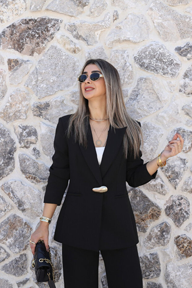 Black Button-Down Blazer Suit - 2