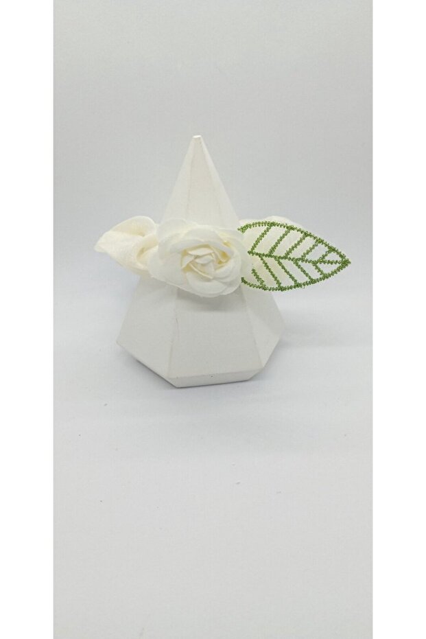 White Flower Detailed Rubber Buckle