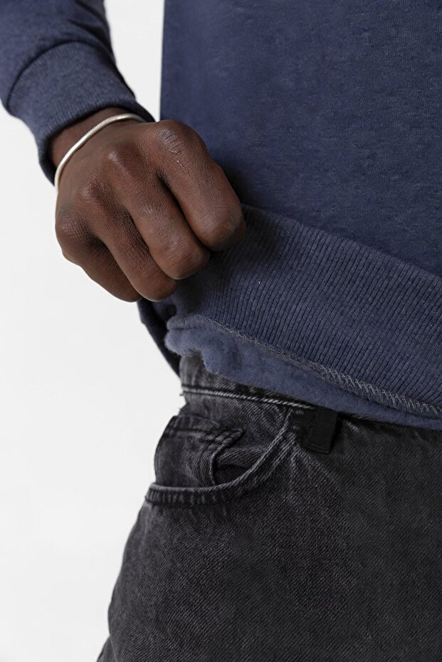 Indigo Men's Basic Sweatshirt - 4