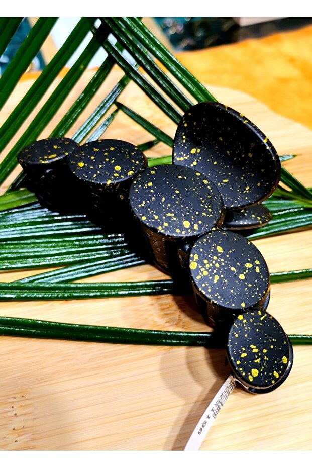 Luxurious Figured Pinch Buckle