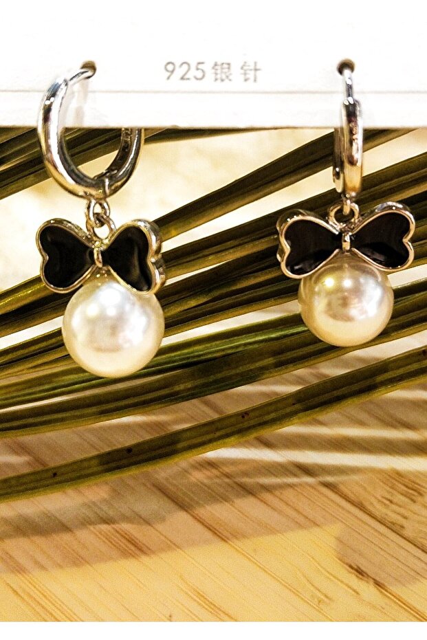 Luxurious Figured Flashy Earrings