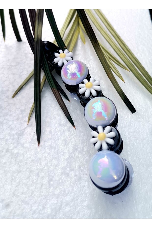 Luxurious Figured Colored Mousse Buckle