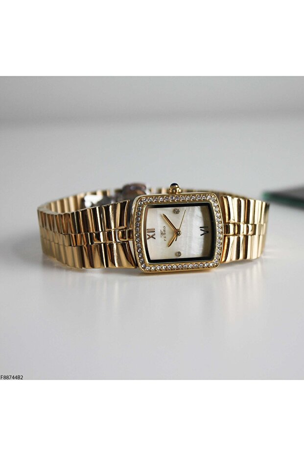 F88744B2 Women's Wristwatch with Steel Strap