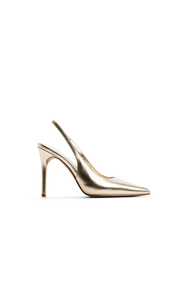Daniellaa Womens Gold Sandals
